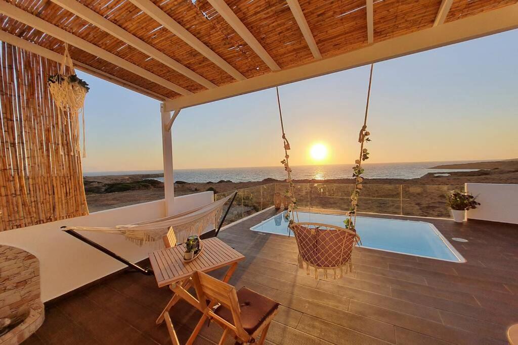 פויניקיון Tramonto Luxury Villa No1- Breathtaking Sunset View מראה חיצוני תמונה