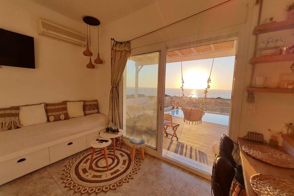 פויניקיון Tramonto Luxury Villa No1- Breathtaking Sunset View מראה חיצוני תמונה