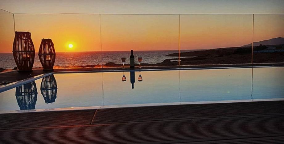 פויניקיון Tramonto Luxury Villa No1- Breathtaking Sunset View מראה חיצוני תמונה