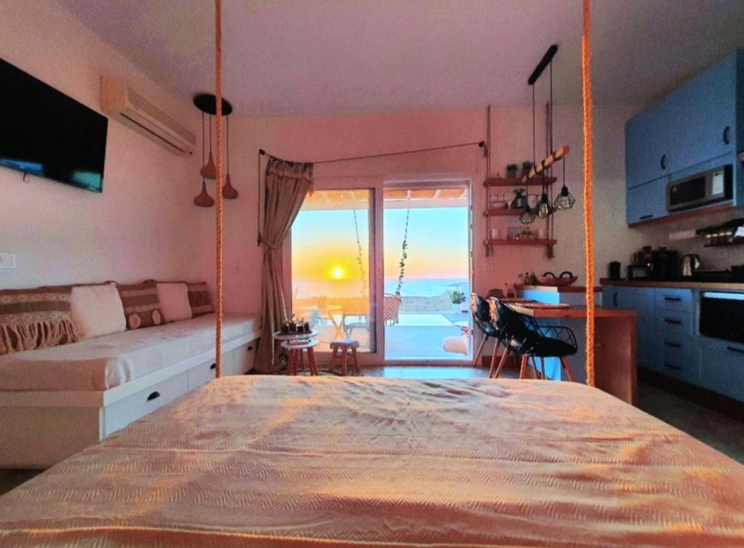 פויניקיון Tramonto Luxury Villa No1- Breathtaking Sunset View מראה חיצוני תמונה