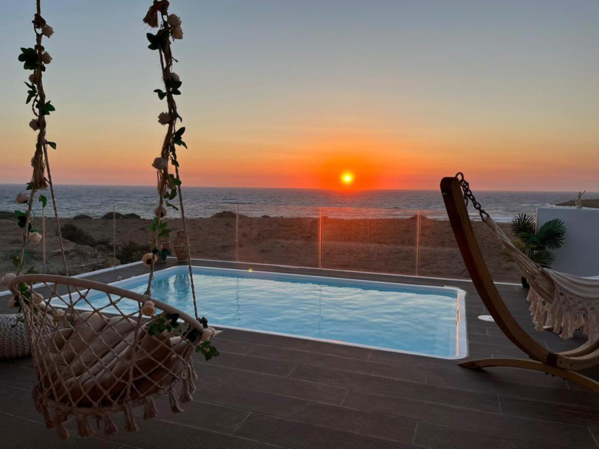 פויניקיון Tramonto Luxury Villa No1- Breathtaking Sunset View מראה חיצוני תמונה