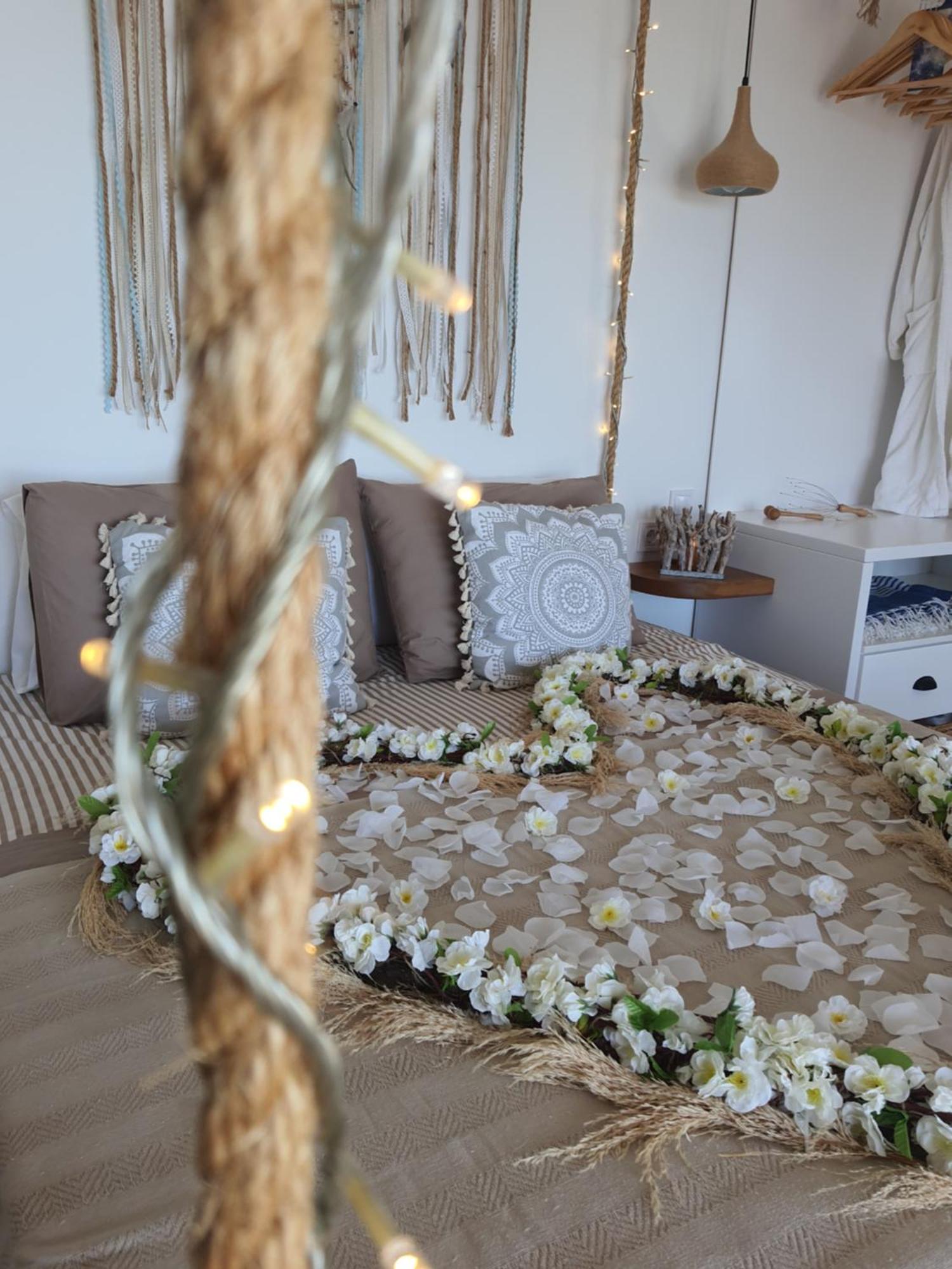 פויניקיון Tramonto Luxury Villa No1- Breathtaking Sunset View מראה חיצוני תמונה