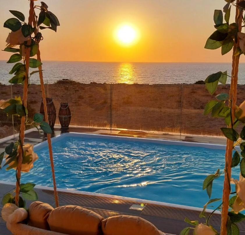 פויניקיון Tramonto Luxury Villa No1- Breathtaking Sunset View מראה חיצוני תמונה