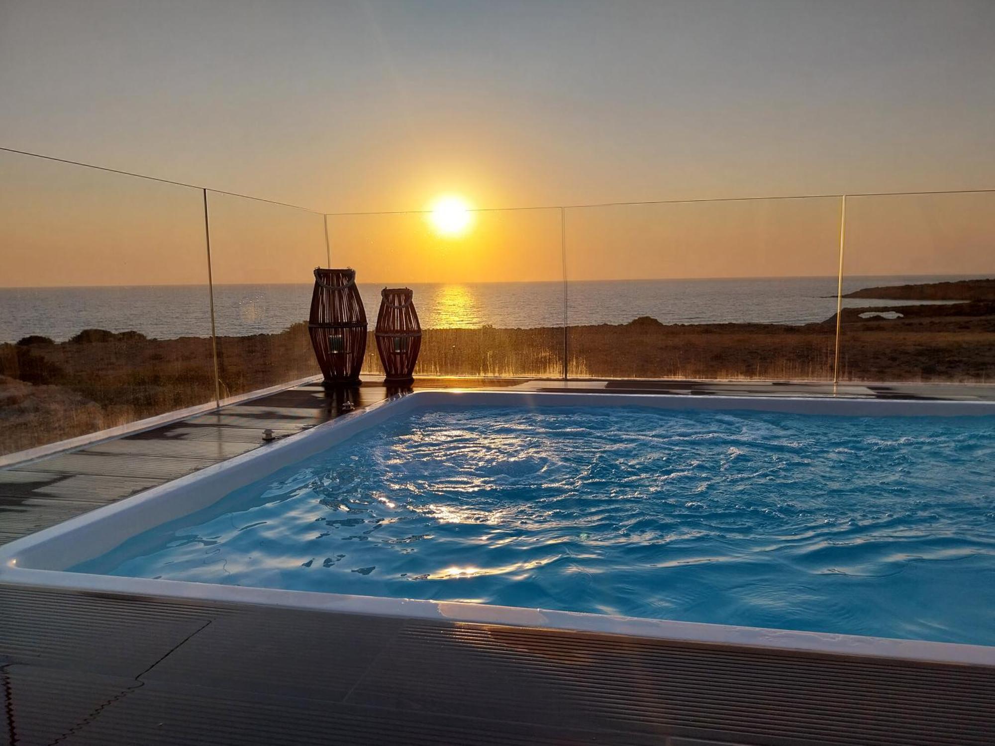 פויניקיון Tramonto Luxury Villa No1- Breathtaking Sunset View מראה חיצוני תמונה